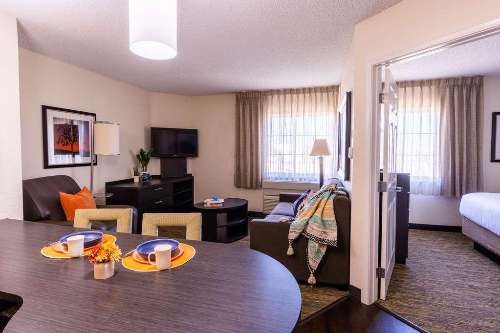 Sonesta Simply Suites Irvine East Foothill Lake Forest Room photo